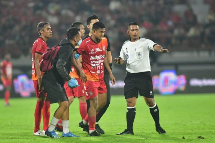 Fakta Unik Wasit yang Pernah Main di Liga Profesional