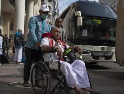 Tim KKHI Madinah Lakukan Evakuasi Pasien Jemaah Pelayanannya Luar Biasa