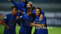 Persib Tertahan di Pesta Juara, Ada Kontroversi dan Gol Bunuh Diri