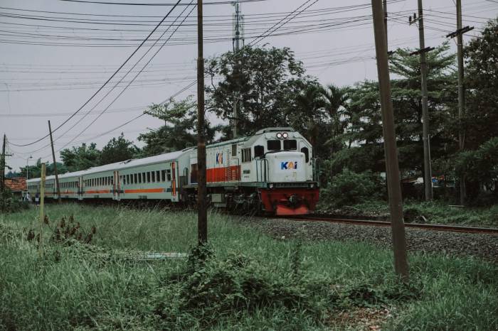 Kereta Ekonomi Riwayatmu Dulu – Kompaspedia Dari Tambang Hingga Kereta, Inilah Sorotan Ekonomi Terbaru