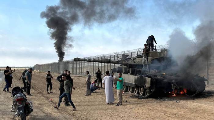 Populer: Konflik Iran-Israel Bisa Bikin Kurs Rp 17.000/USD; Minyak ... Isfahan Kembali Diserang Israel, Ketegangan Timur Tengah Memburuk