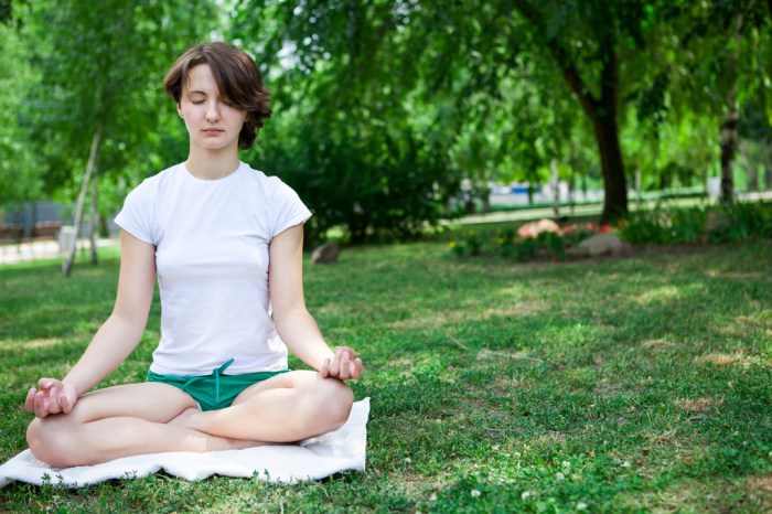 Meditasi manfaat untuk halosehat kesehatan ketenangan kalian kali berbagi kami semua kesempatan gaya Kombinasi Yoga dan Meditasi untuk Hidup Lebih Tenang