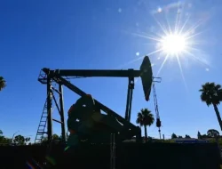 Harga Minyak Turun 3 Persen karena Kenaikan Pasokan Global