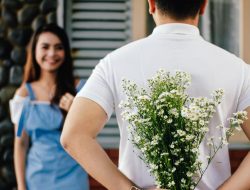 Kode Pria Diam-Diam Jatuh Cinta Berdasarkan Psikologi