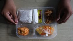 Siswa SMA di Pamekasan Temukan Belatung saat Mau Makan
