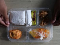 Siswa SMA di Pamekasan Temukan Belatung saat Mau Makan