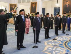 Perombakan Kabinet hingga Pengungsian Pekerja Tambang Freeport