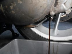 Cara Ganti Oli Gardan Sepeda Motor Tanpa Perlu ke Bengkel