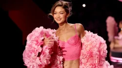 8 Tampilan Terbaik Landasan Pacu Fashion Show 2025, Salah Satunya Model Hamil