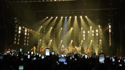 Smashing Pumpkins Buka Konser Rock Invasion 2025 di Jakarta dengan Lagu Glass Theme