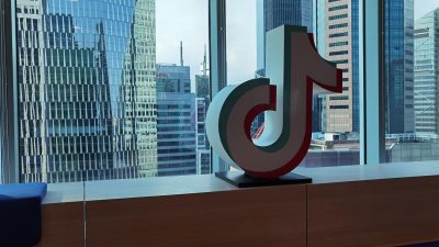 Cabut Pembekuan TikTok Janjikan Pengawasan Digital Lebih Ketat