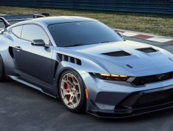 Pertarungan Supercar Amerika Memanas Lagi, Mustang GTD Tantang Corvette di Green Hell