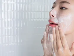 Panduan Waktu dan Teknik Mencuci Muka yang Benar untuk Hasil Maksimal