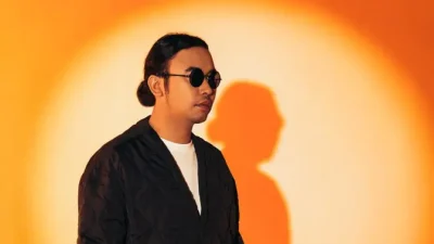 Whisnu Santika Ajak Pendengar Jelajahi Hubungan Tanpa Status Melalui Lagu Yalla Habibi