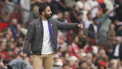 3 Berita Bola Terbaru: Manchester United Siapkan Dana Rp2,3 Triliun untuk Dua Target Januari 2026