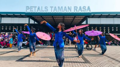 Ribuan Pengunjung Padati Petals Urban Market Keempat Ramaikan Sentra Kuliner Baru Taman Rasa