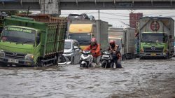 Banjir Terus Melanda Jalur Pantura Semarang hingga Kamis Pagi
