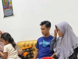 Momen Pratama Arhan di Kampung Halaman Kumpul Keluarga dan Pamer Photocard One Piece