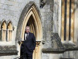 Mantan Pangeran Andrew Harus Kosongkan Royal Lodge Dalam Tiga Bulan Bersama Koleksi Boneka Beruangnya