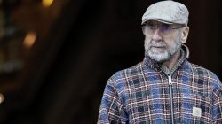 Sedang Menghancurkan Manchester United