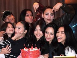 Model Kue Ulang Tahun ke-23 yang Unik dan Estetik serta Anti Mainstream