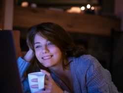 15 Rekomendasi Film Feel Good Terbaik untuk Hilangkan Penat dan Meningkatkan Mood