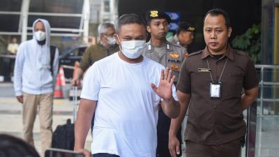 Gubernur Riau Abdul Wahid Datang ke KPK setelah Terjaring Operasi Tangkap Tangan