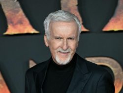 Sutradara James Cameron Bergabung dengan Kelompok Miliarder