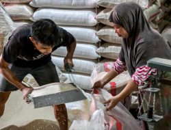 Menambah Stok Beras untuk Daerah Terdampak Bencana
