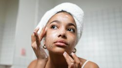 9 Mitos Tentang Kulit Berminyak yang Sering Salah Dimengerti