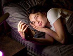 10 Kebiasaan Harian yang Ternyata Merusak Kualitas Tidur