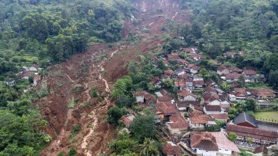 Longsor Arjasari Bandung: Hujan Lebat Sebabkan Tebing Runtuh