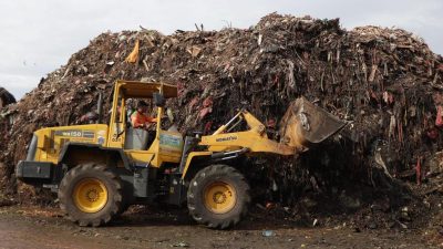 3.012 Ton Sampah Pasar Induk Kramat Jati Sudah Diangkut ke TPST Bantar Gebang