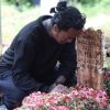 Reza Arap Tertunduk Lemas di Pemakaman Lula Lahfah karena Sangat Terpukul