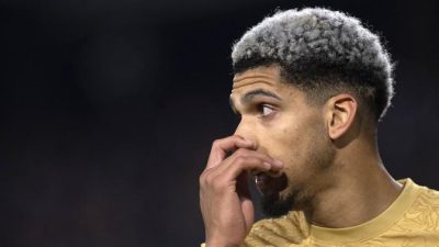 Ronald Araujo Menghadapi Ancaman Pergi dari Barcelona
