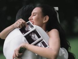 Angga Yunanda Umumkan Shenina Cinnamon Hamil Saat Rayakan Ulang Tahun Pertama Pernikahan